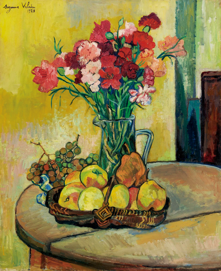  Suzanne Valadon —— NATURE MORTE AU PANIER DE POMMES, VASE DE FLEURS, ET RAISINS